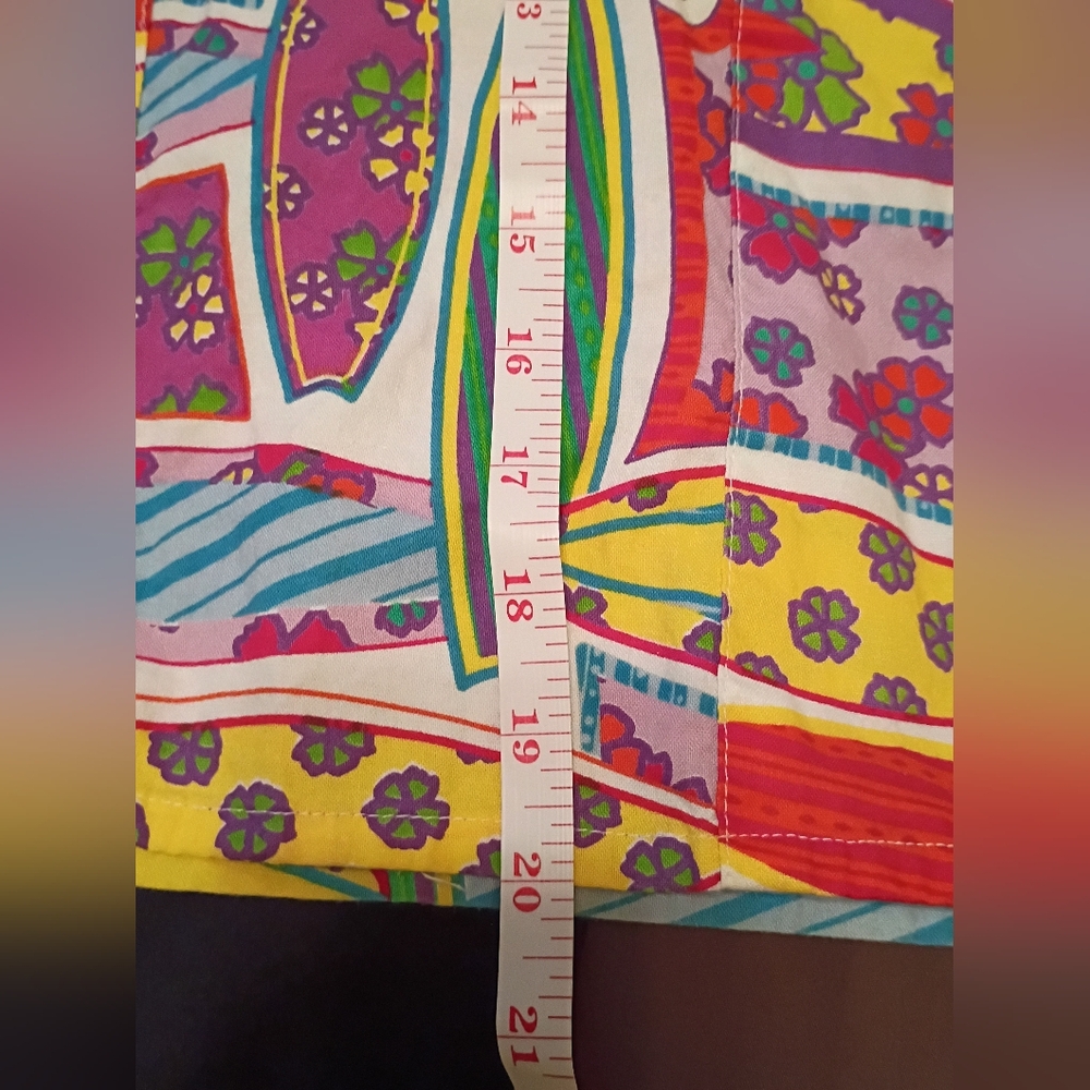 Dickies XS V-Neck Scrub Top | Vibrant Retro Abstract Floral | 2 Pockets - Picture 7 of 9